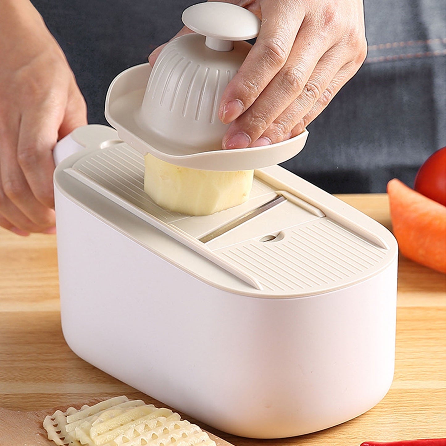 Kitchen vegetable slicer