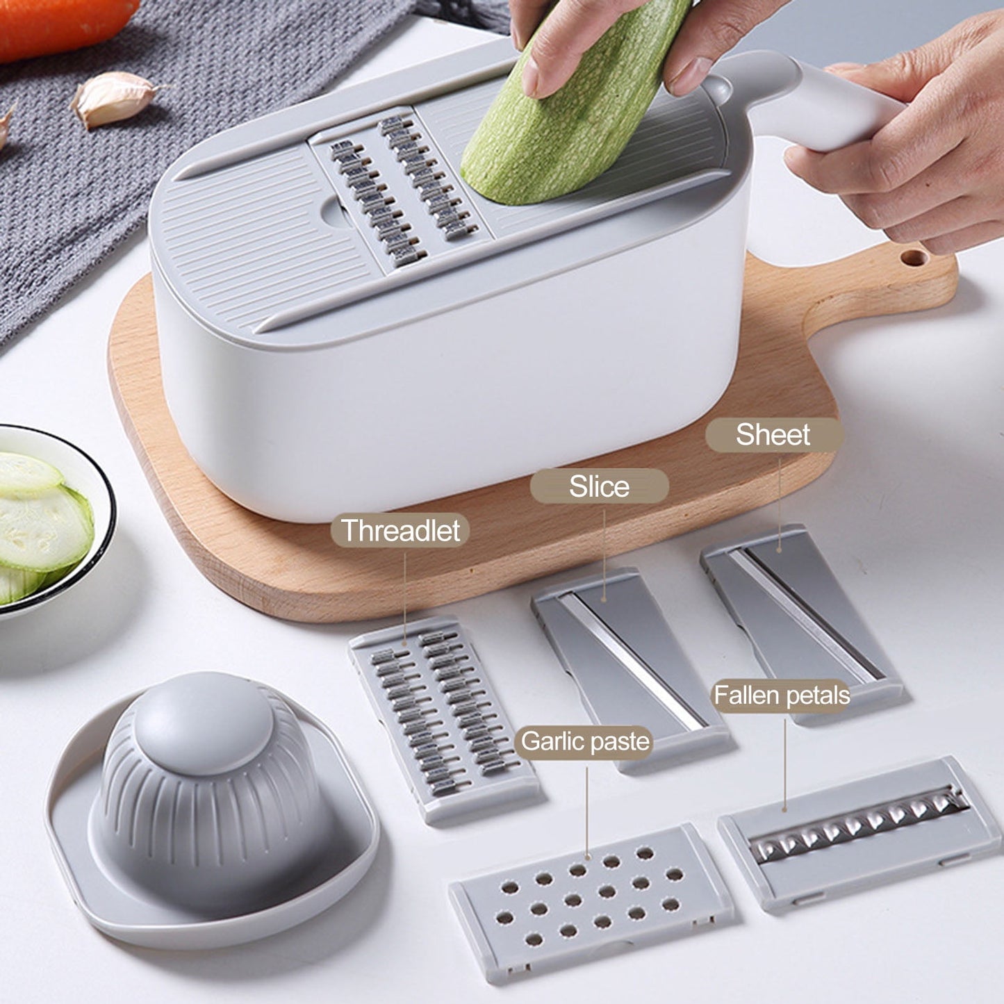 Kitchen vegetable slicer